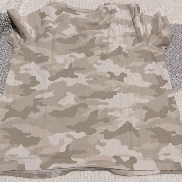 NWT- Old Navy - L & XL. Camo V Cut Twe - Picture 4 of 7